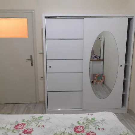 Alanya'Nin Merkezinde Esyali Kiralik Daire *