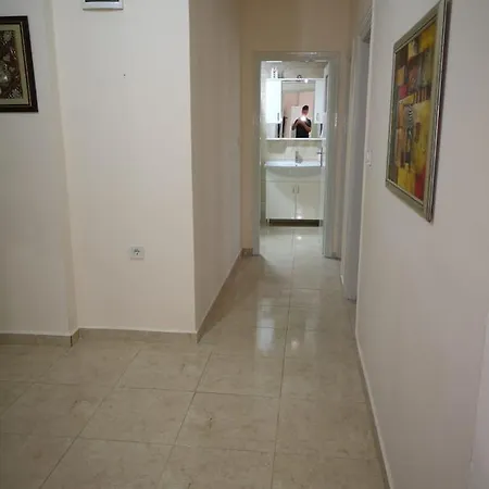 Alanya'Nin Merkezinde Esyali Kiralik Daire Apartmán