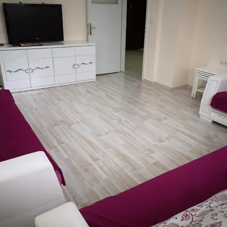 Alanya'Nin Merkezinde Esyali Kiralik Daire Alanya