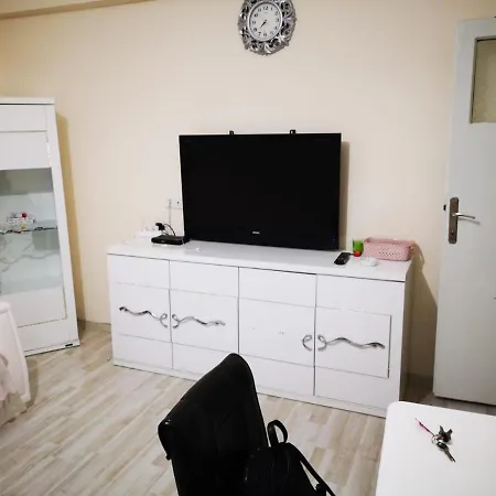 Alanya'Nin Merkezinde Esyali Kiralik Daire *