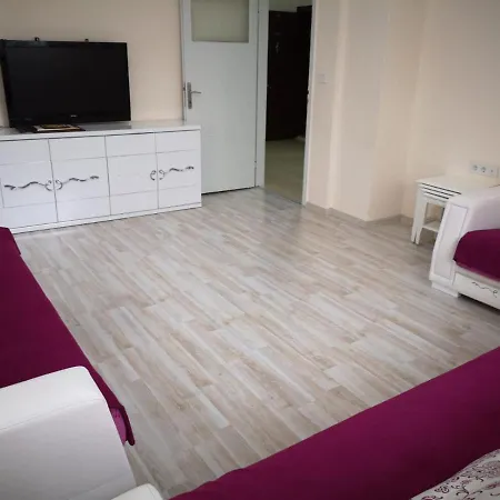 Alanya'Nin Merkezinde Esyali Kiralik Daire Appartement *